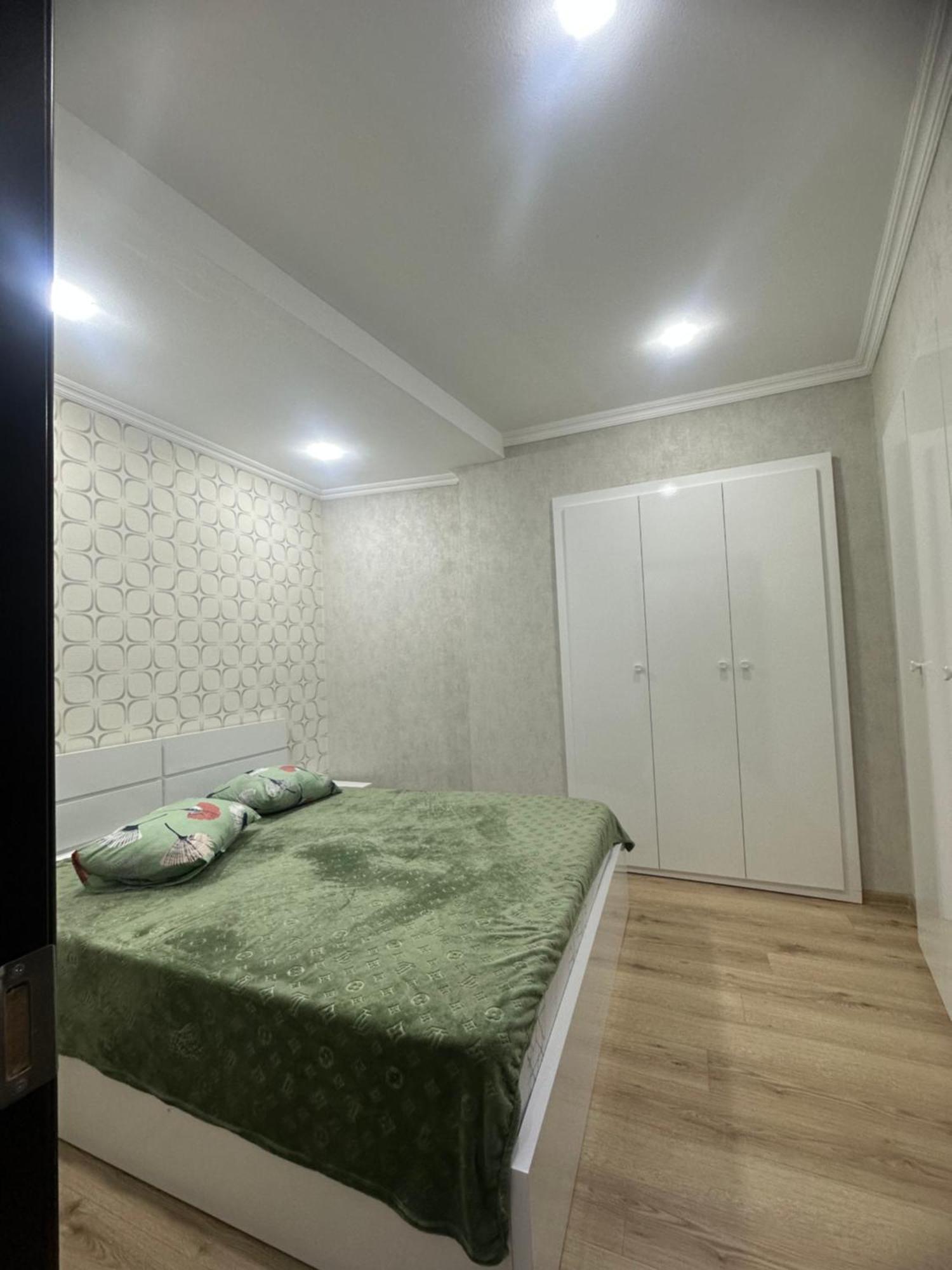 Giorgi Apartment Tbilisi Esterno foto