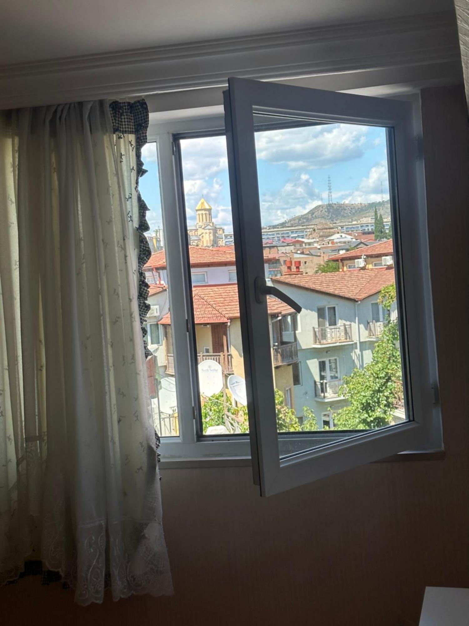 Giorgi Apartment Tbilisi Esterno foto