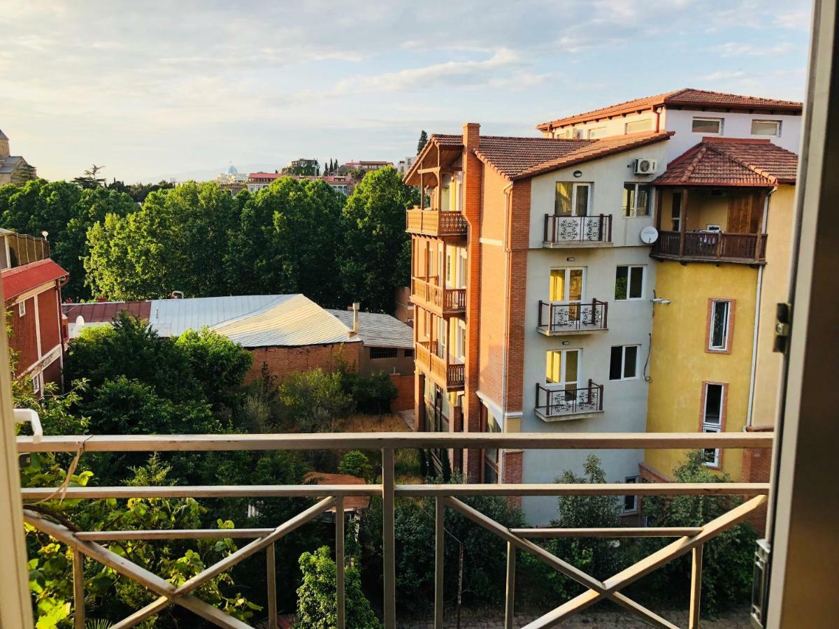 Giorgi Apartment Tbilisi Esterno foto